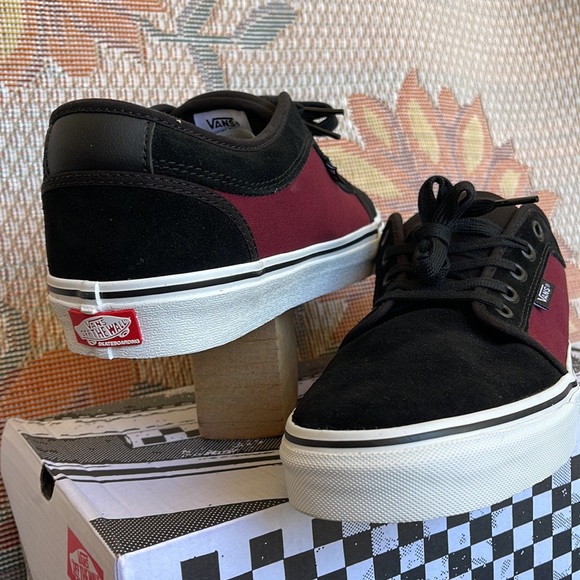 Vans WMNS Skate Chukka Low 
Port/Black
VN0A4BX402Y
Sneakers - athletic shoes - Picture 10 of 16